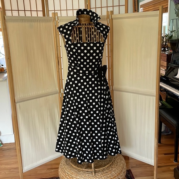 chic star Dresses & Skirts - Stunning polka dot pinup dress size 38 (M)
